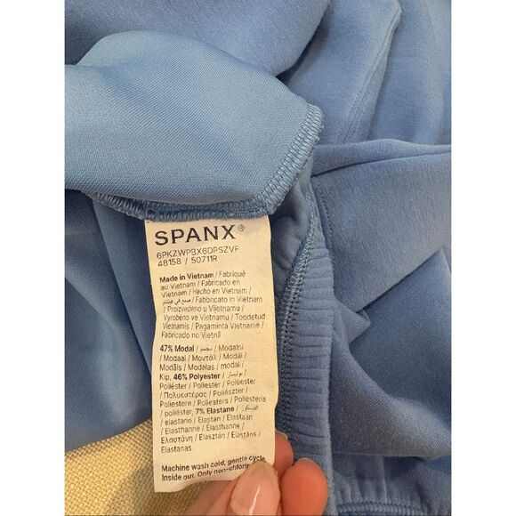 Spanx AirEssentials  Cropped Hoodie Size M Cornflower Blue $128 - Picture 10 of 10